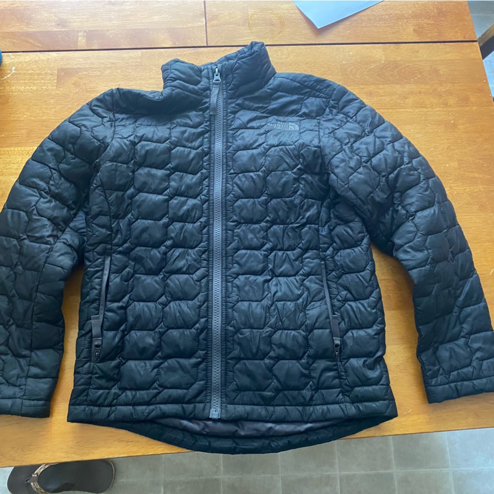The Northface boys light weight down jacket size S 7/8